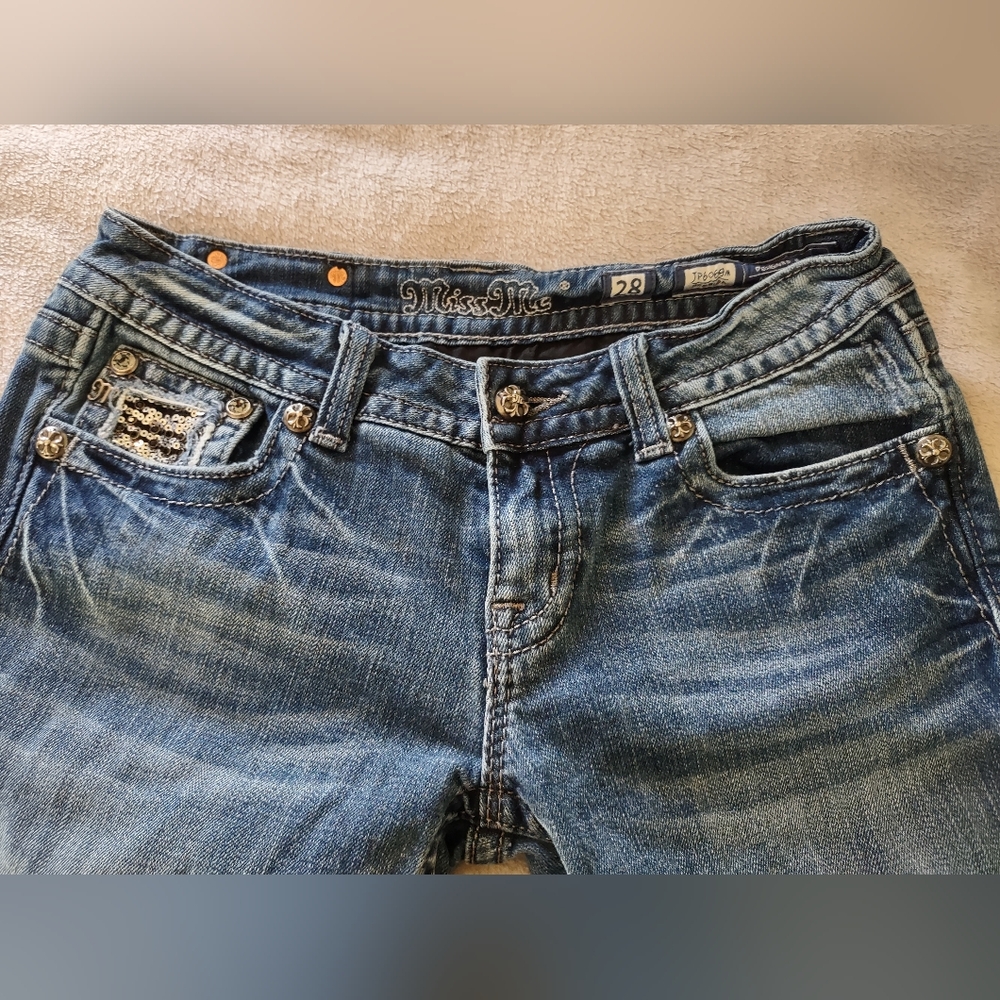Miss Me! Women's Medium Blue Wash Denim Shorts/Distressed/Size 28 - Picture 3 of 9